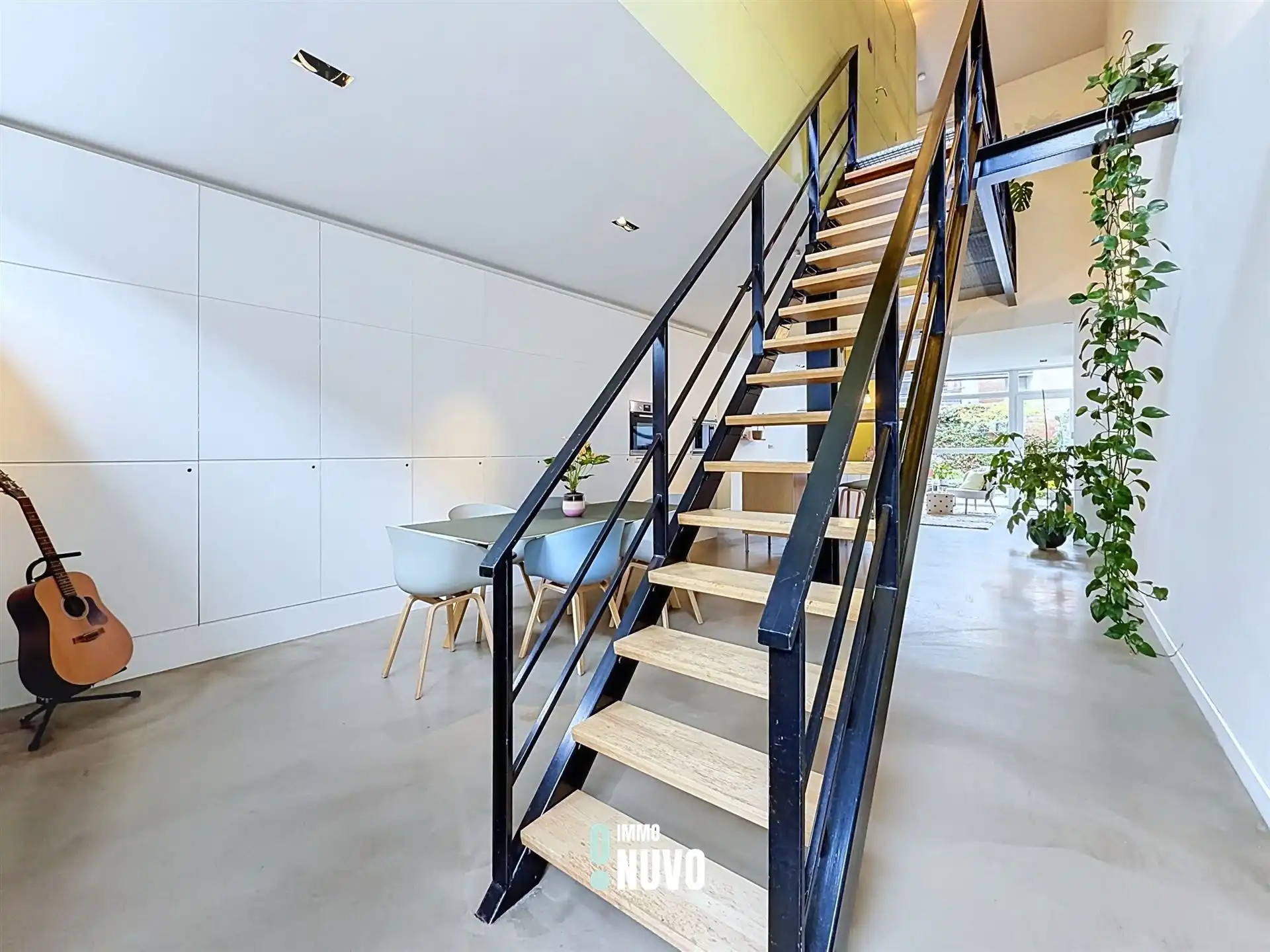 Instapklare woning met gezellige stadstuin foto 7