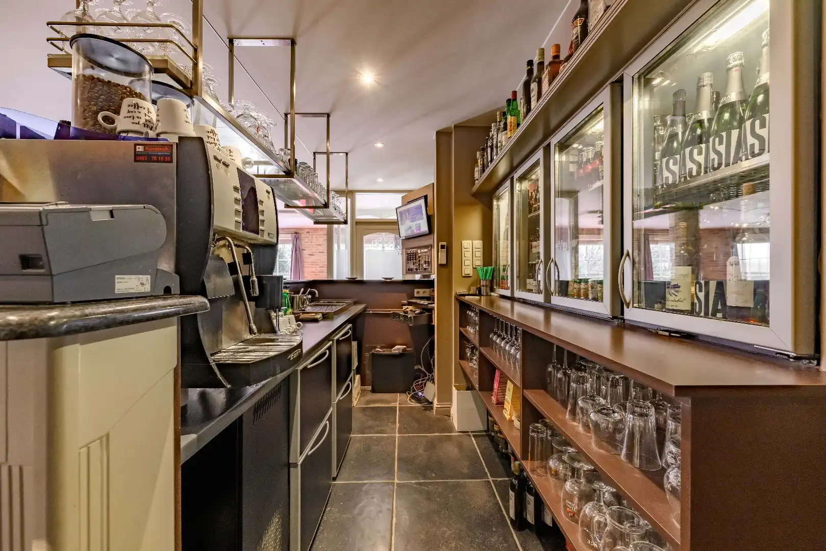 INSTAPKLAAR HANDELSHUIS (2009) OP GUNSTIGE LOCATIE!!!  foto 15