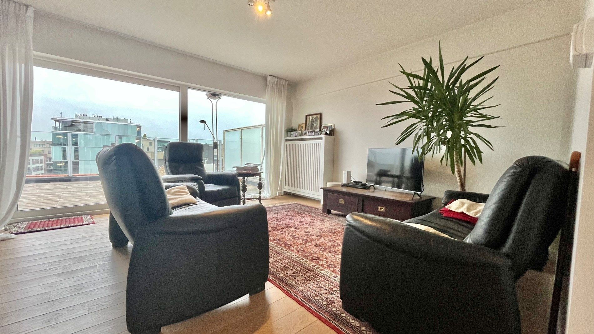 Luxe penthouse (6de verdieping) van 191 m² met 2 terrassen en ondergrondse staanplaats foto 7