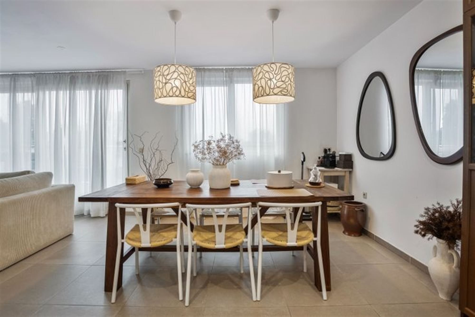 Instapklaar appartement met 2 slaapkamers en groot terras.  foto 4