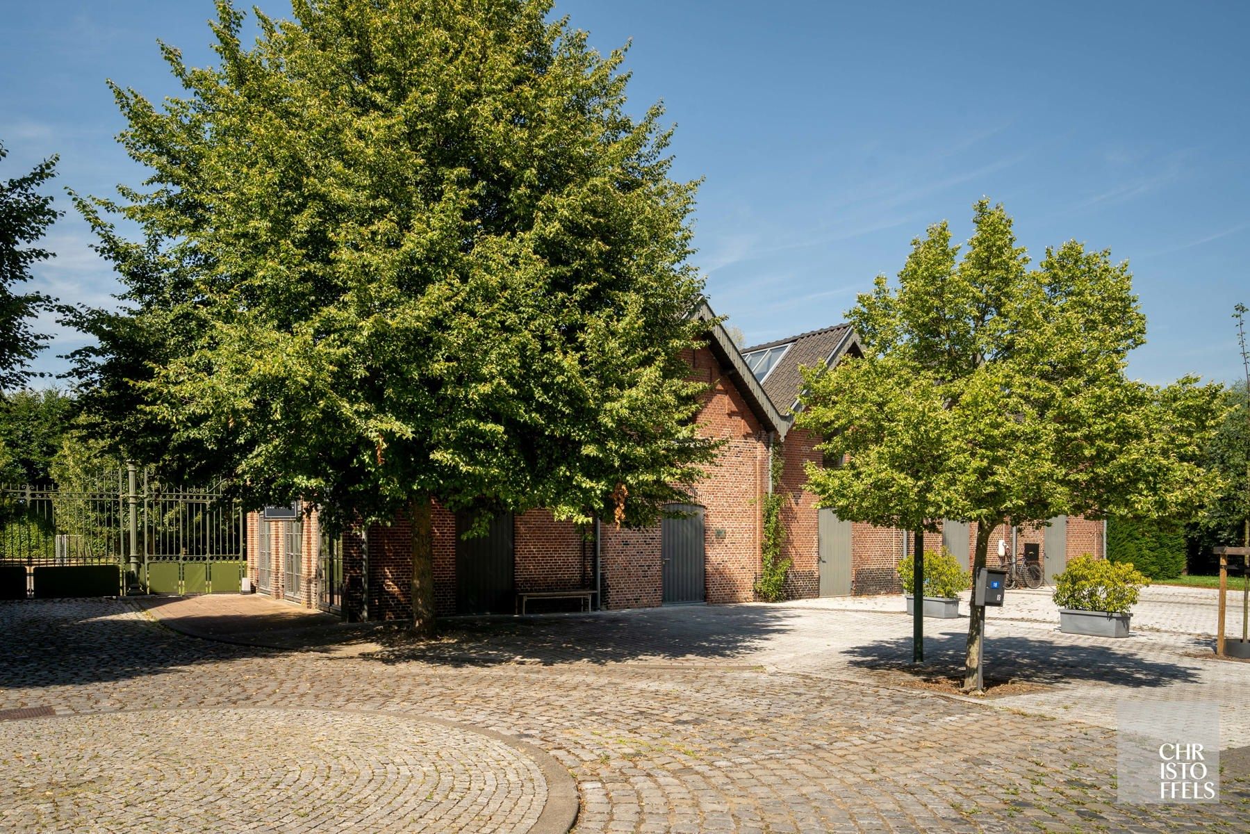 Historisch waardevol koetshuis uit 1904 door Architect B. Lens omgetoverd tot een sfeervolle eigentijdse villa! foto 42