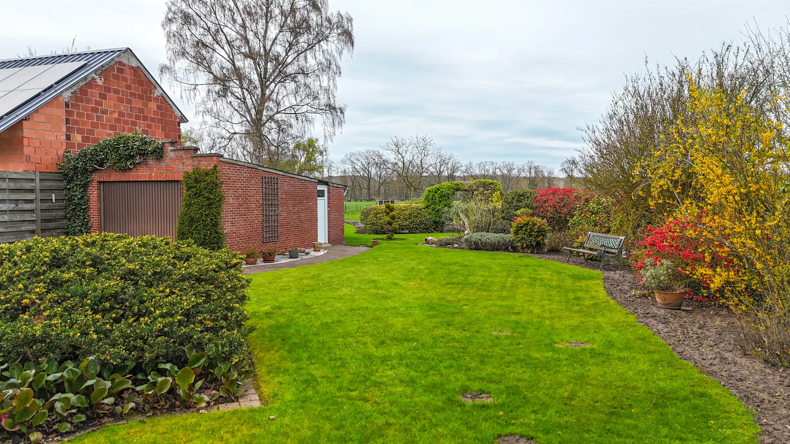 Rustig gelegen woning met riant perceel in Lummen! foto 42