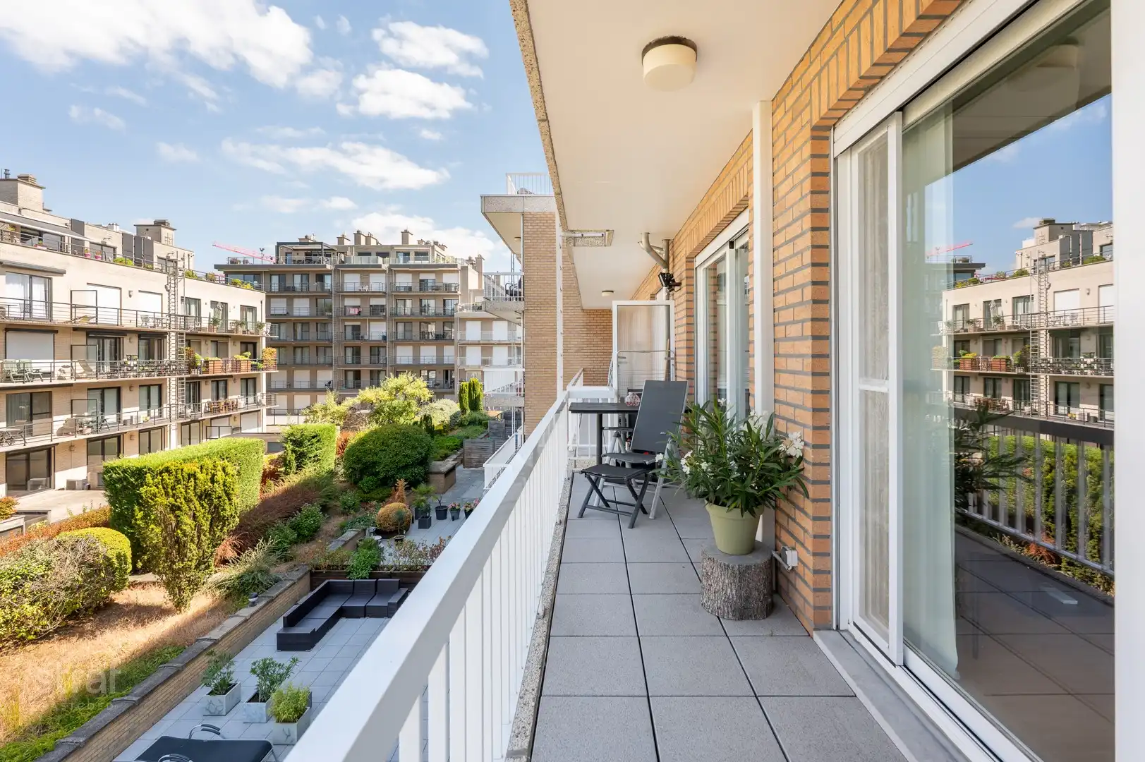 Ruim hoekappartement met 2 terrassen, garagebox, EPC B en topligging op Linkeroever foto 14