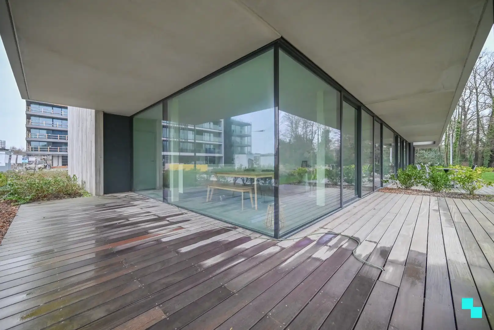 Gelijkvloers hoek appartement met riant terras foto 19