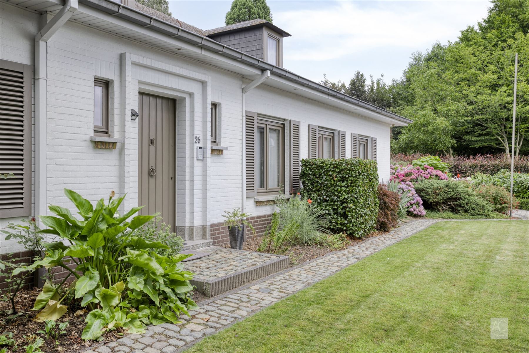 Vrijstaande bungalow op toplocatie foto 3