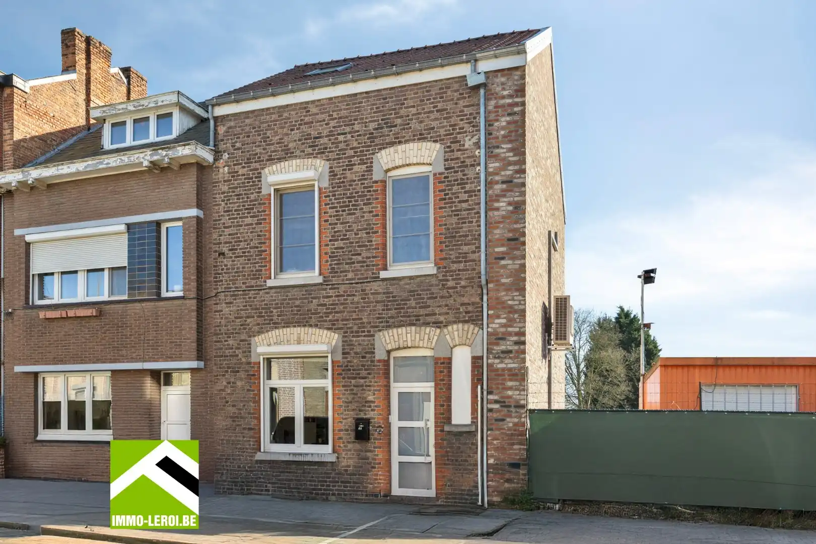 Leuke gezinswoning met tuin, vlakbij centrum Tongeren - Uitstekend EPC B foto {{pictureIndex}}