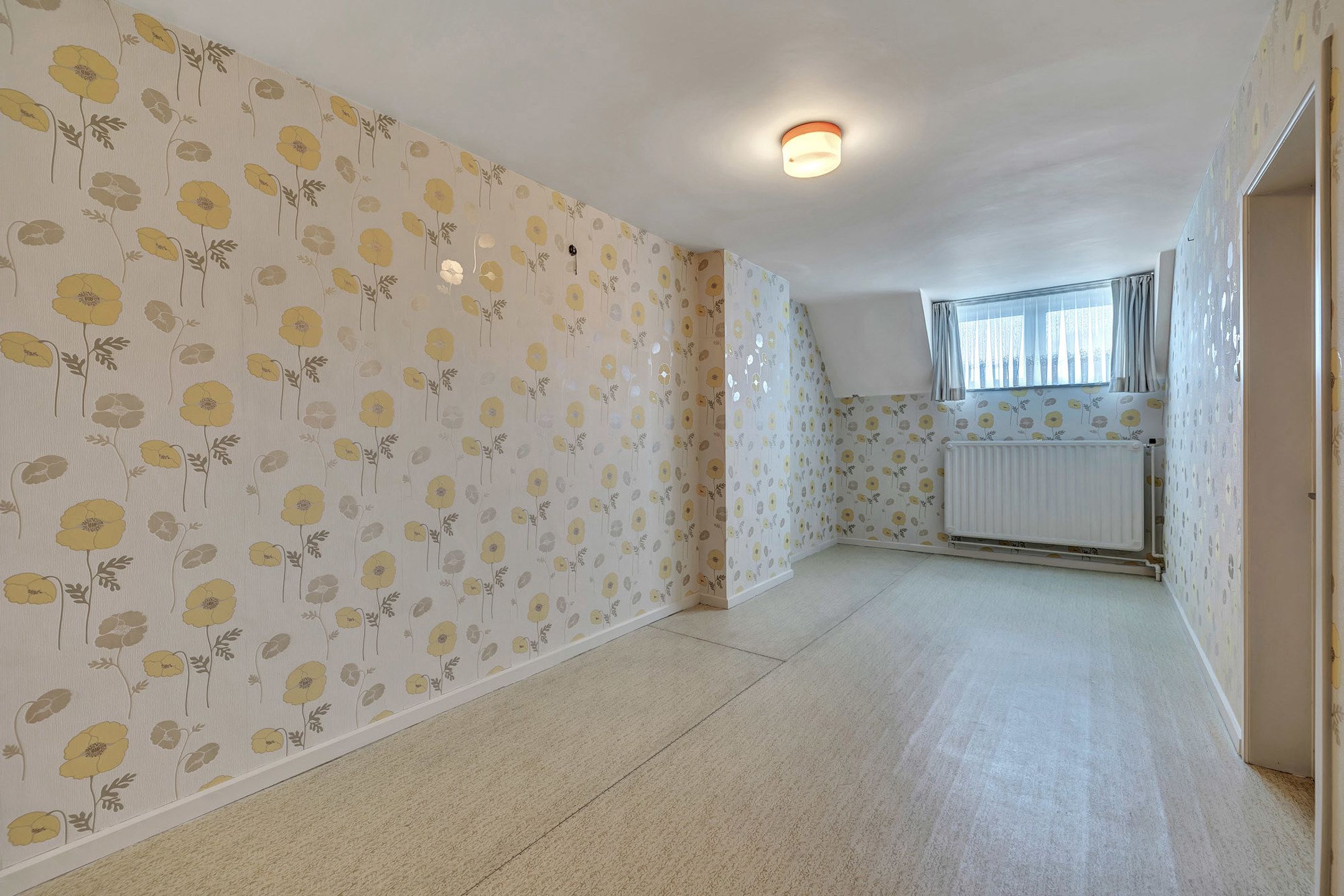 Verder te renoveren woning met garage en tuin te Okegem foto 13