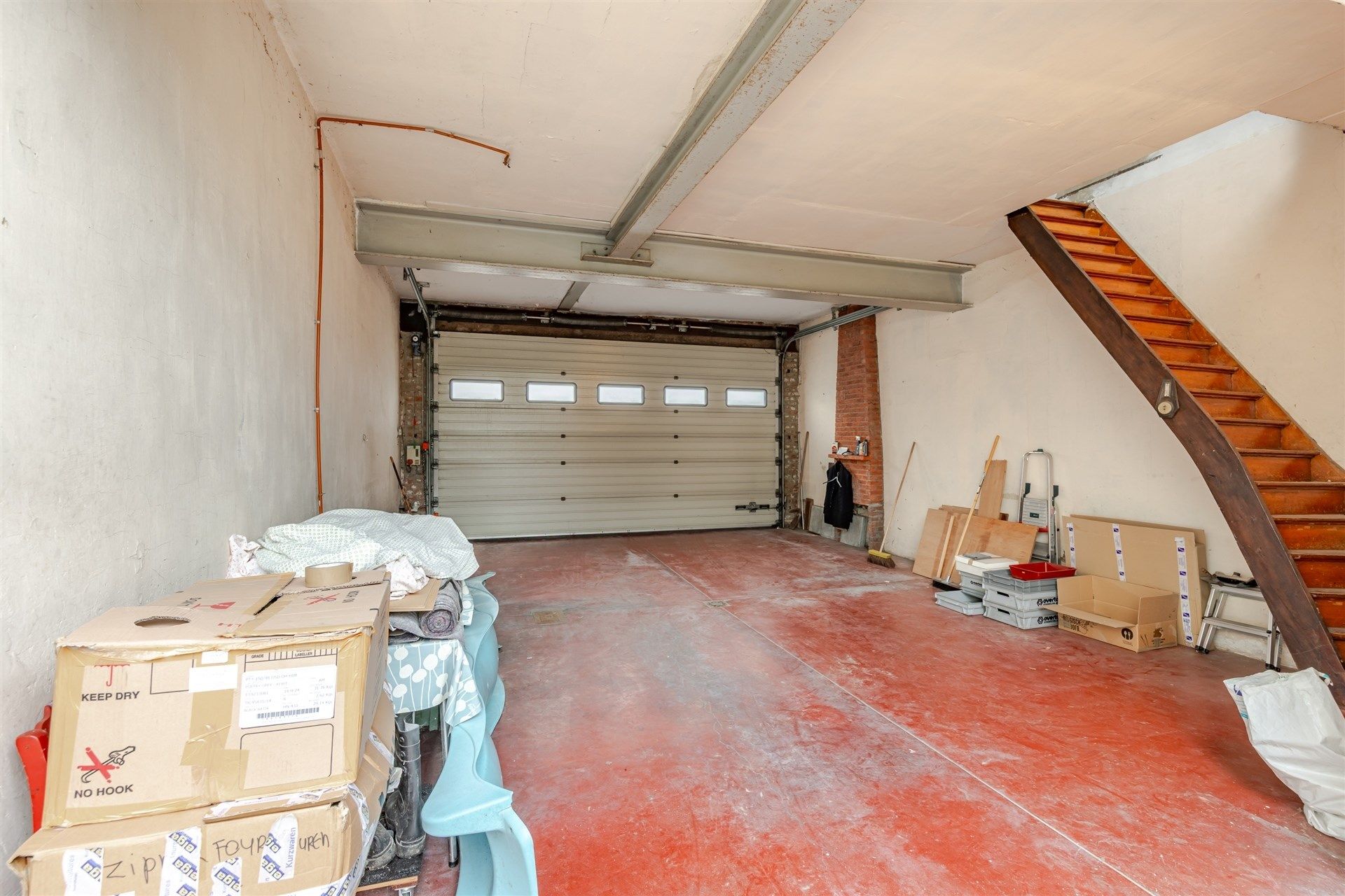 Te renoveren dubbelwoning met veel potentieel foto 12