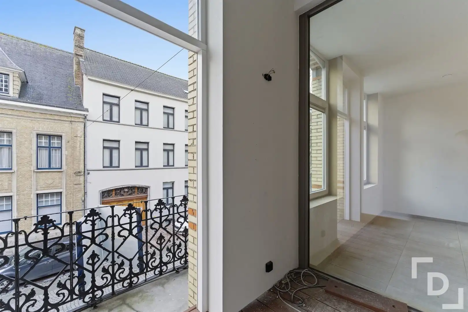 Nieuwbouwappartement met 2 terrassen te koop in centrum Ieper. foto 9