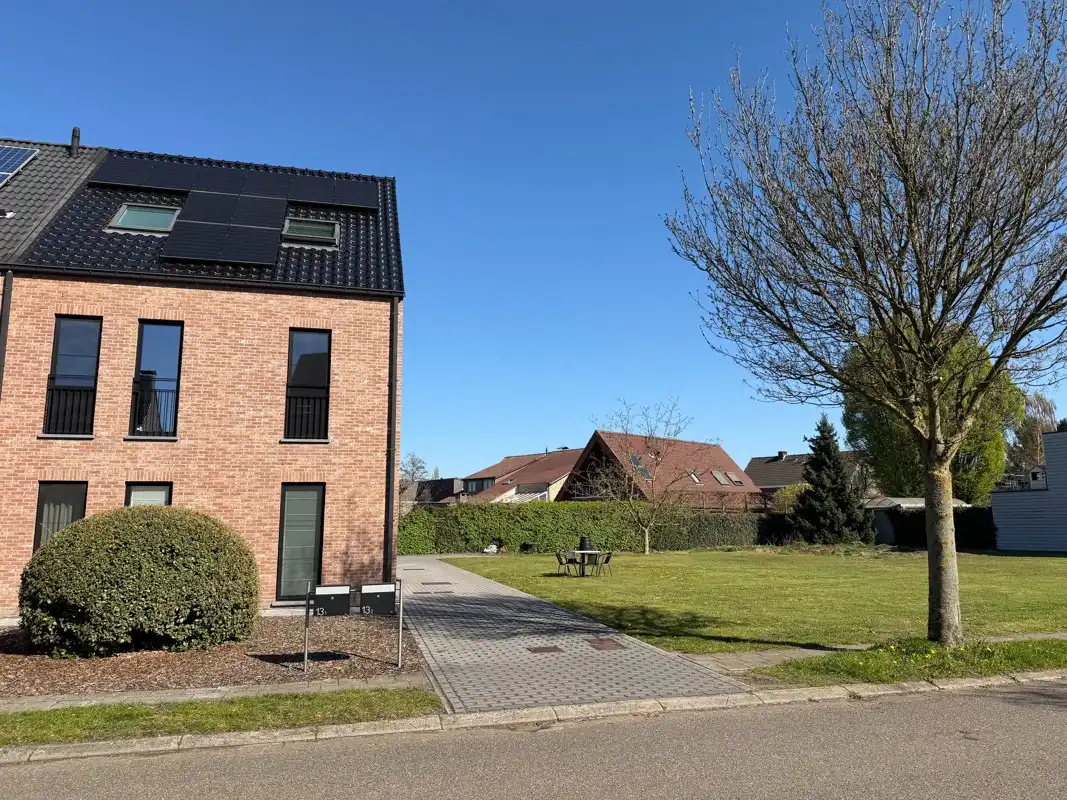 Stijlvol wonen in alle rust, vlakbij het hart van Schilde foto 2
