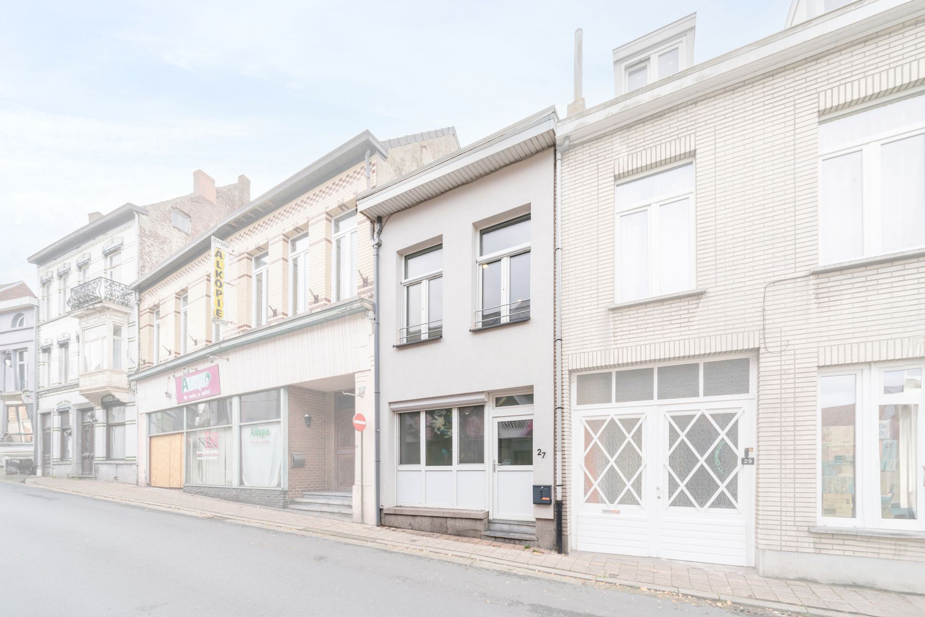 Instapklare woning met 3 slaapkamers in centrum Wetteren foto {{pictureIndex}}