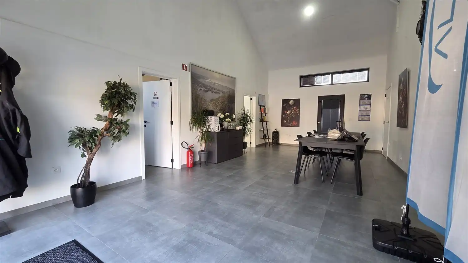 Polyvalent handelspand met uitstekende visibiliteit op toplocatie in Genk foto 5