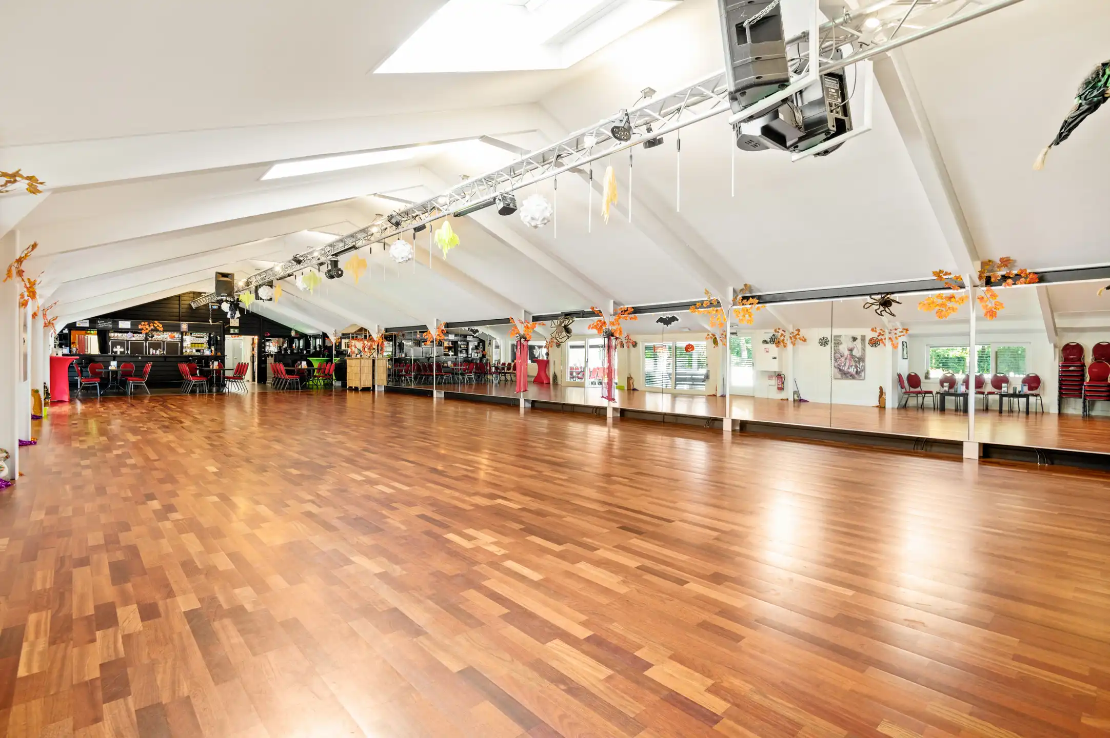 Polyvalent gebouw gelegen in recreatiegebied  foto 9