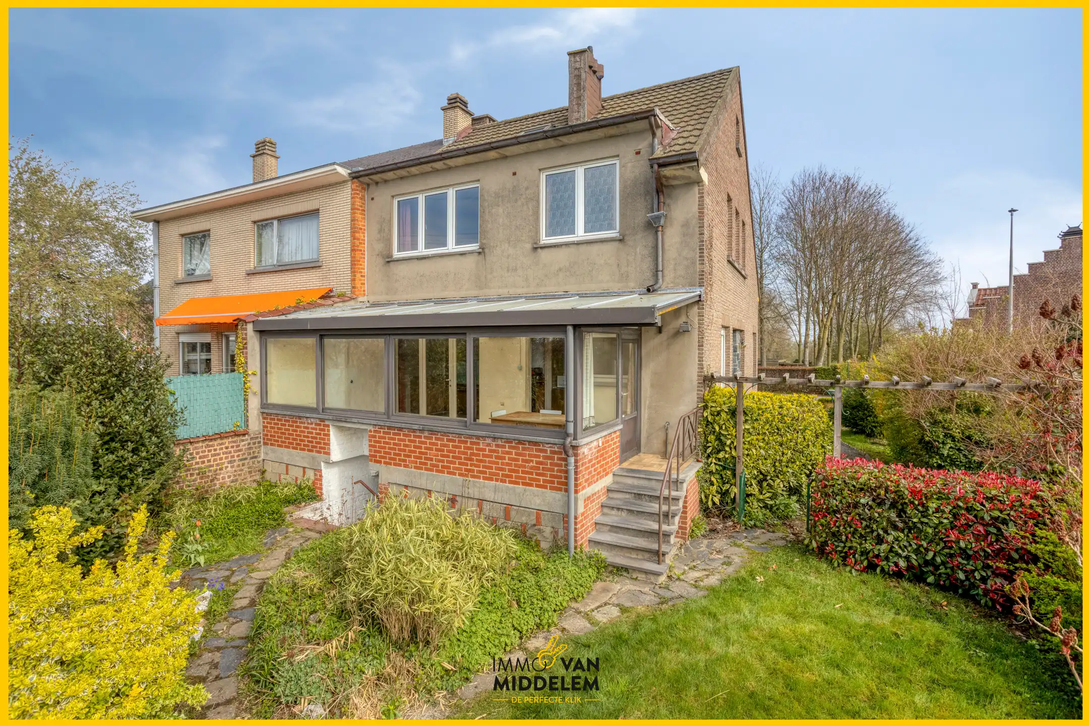 DEELS TE RENOVEREN WONING MET 4 SLPK, TERRAS, TUIN EN GARAGE foto 24