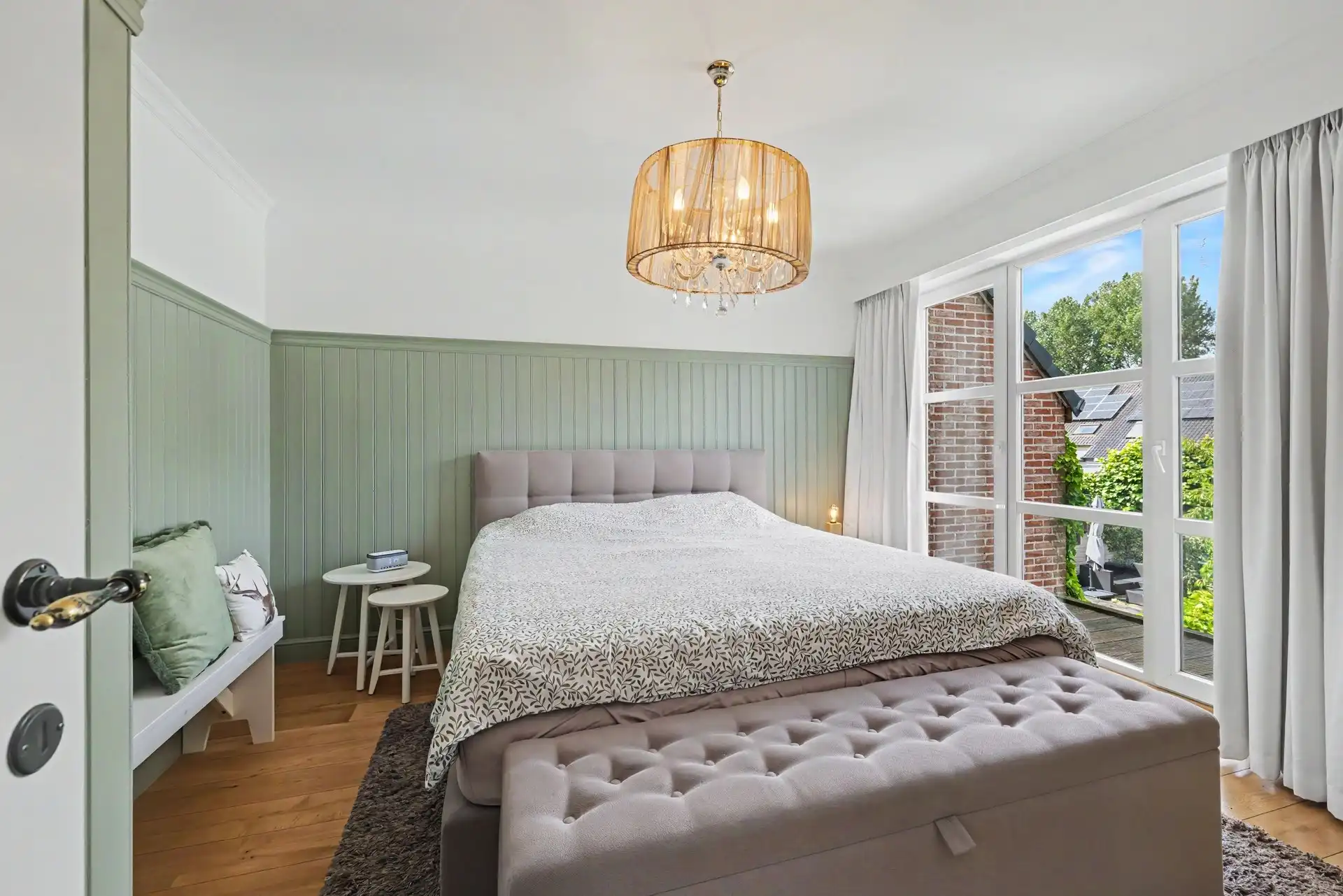 Kwalitatief afgewerkte gezinswoning in authentiek landelijke stijl met o.a. 4 slaapkamers & zwembad (344m²) foto 21