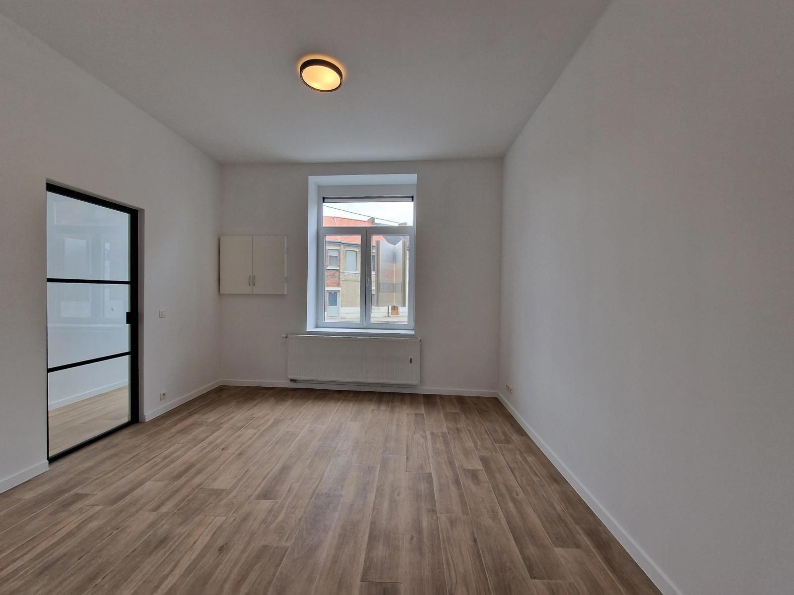 Volledig gerenoveerde woning 3 slpks te Attenhoven (Landen) foto 6