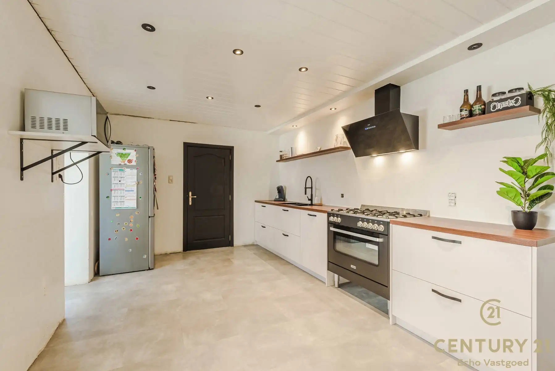 Veelzijdige en ruime centraal gelegen hoekwoning  foto 11