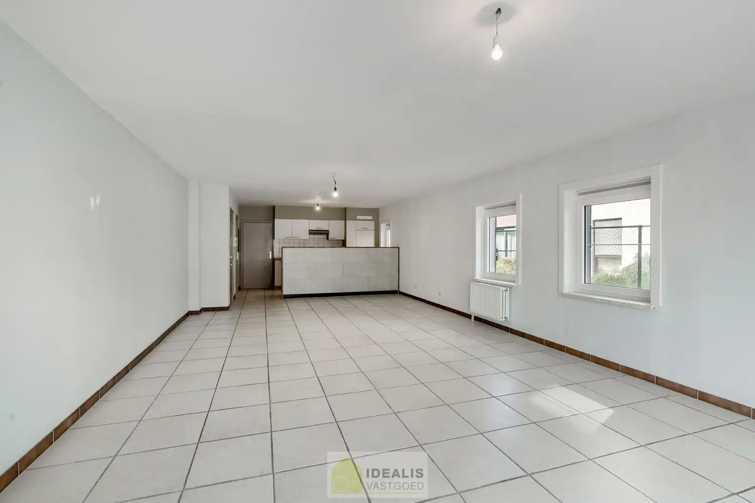 IDEALIS VASTGOED – GELIJKSVLOERS APPARTEMENT GELEGEN OP UITERST CENTRALE LOCATIE TE HECHTEL-EKSEL foto 9