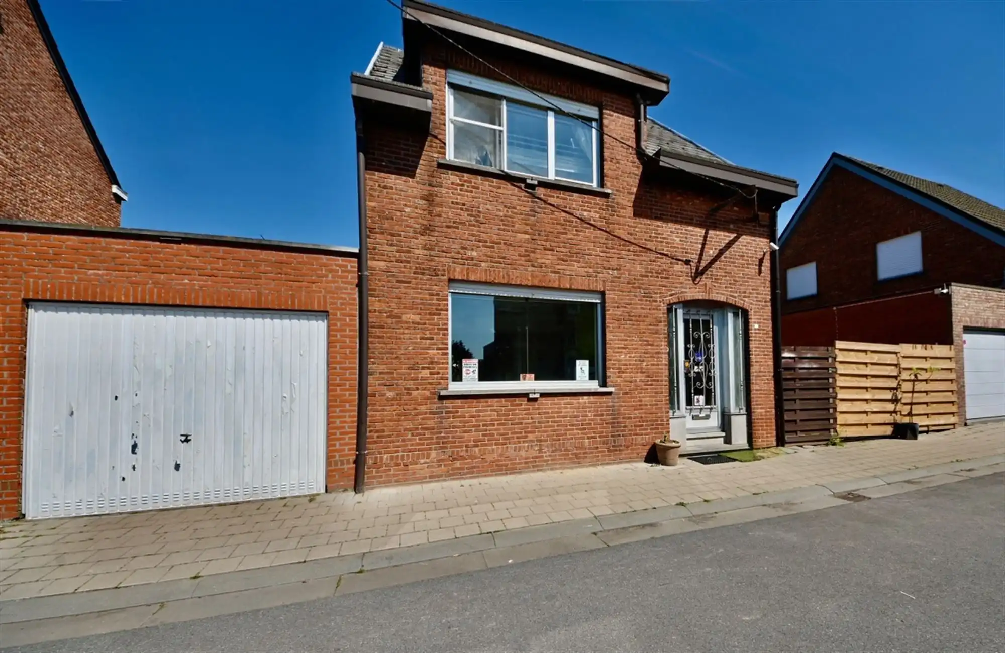 Te renoveren woning met 3 slaapkamers, garage en tuin.  foto 24