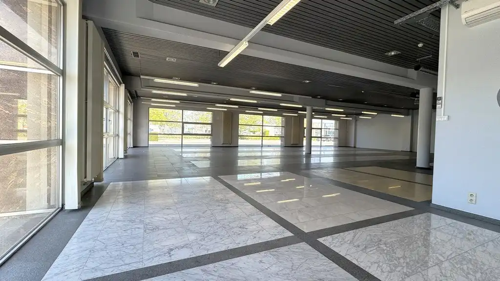 Budgetvriendelijke kantoren te huur vlakbij afrit E17 in Deinze foto 7