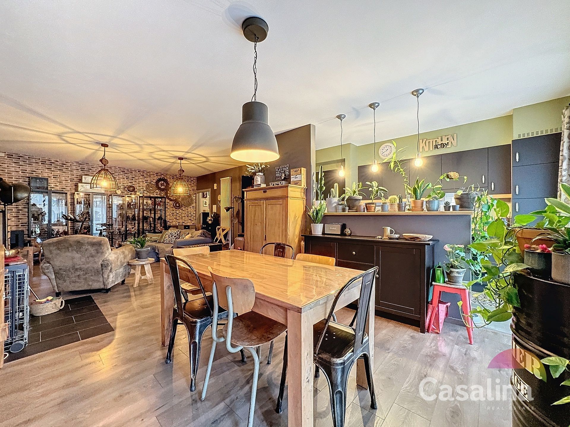 Twee-slpk appartement in uitstekende staat +parking foto 7