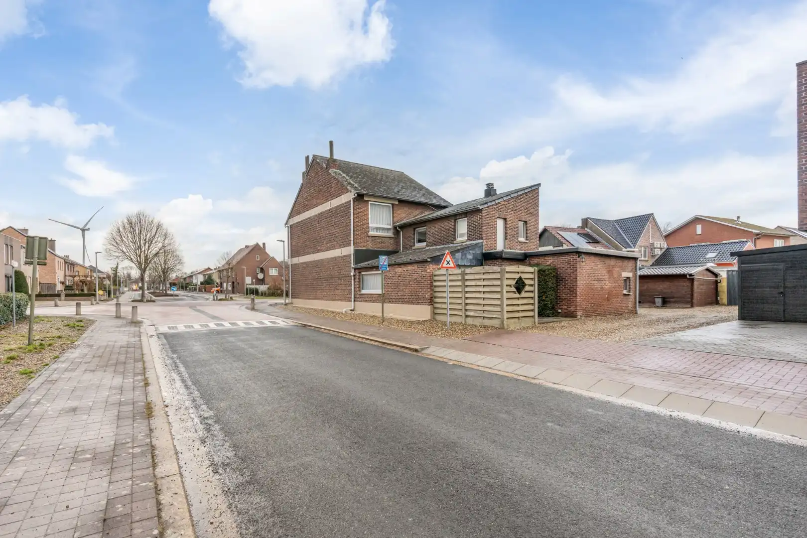 Charmante gezinswoning op een perceel van 5a58ca te Lanklaar, een deelgemeente van Dilsen-Stokkem.  foto 3