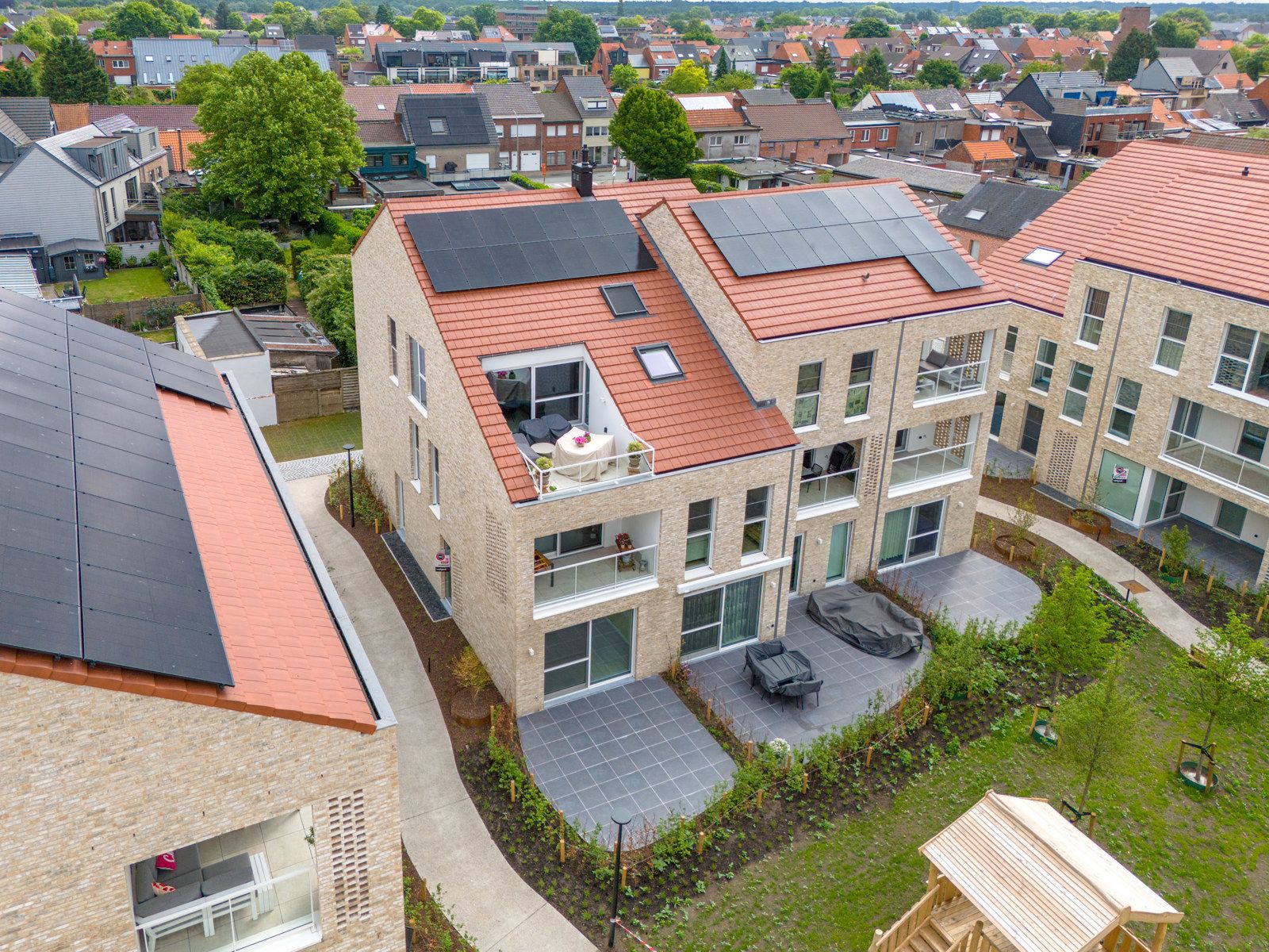 Zéér verzorgd nieuwbouwappartement met autostaanplaats en terras! foto 16