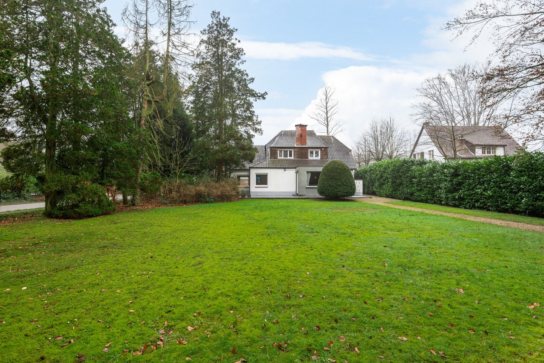 Charmante villa in ’s-Gravenwezel op 1.755m² foto 2