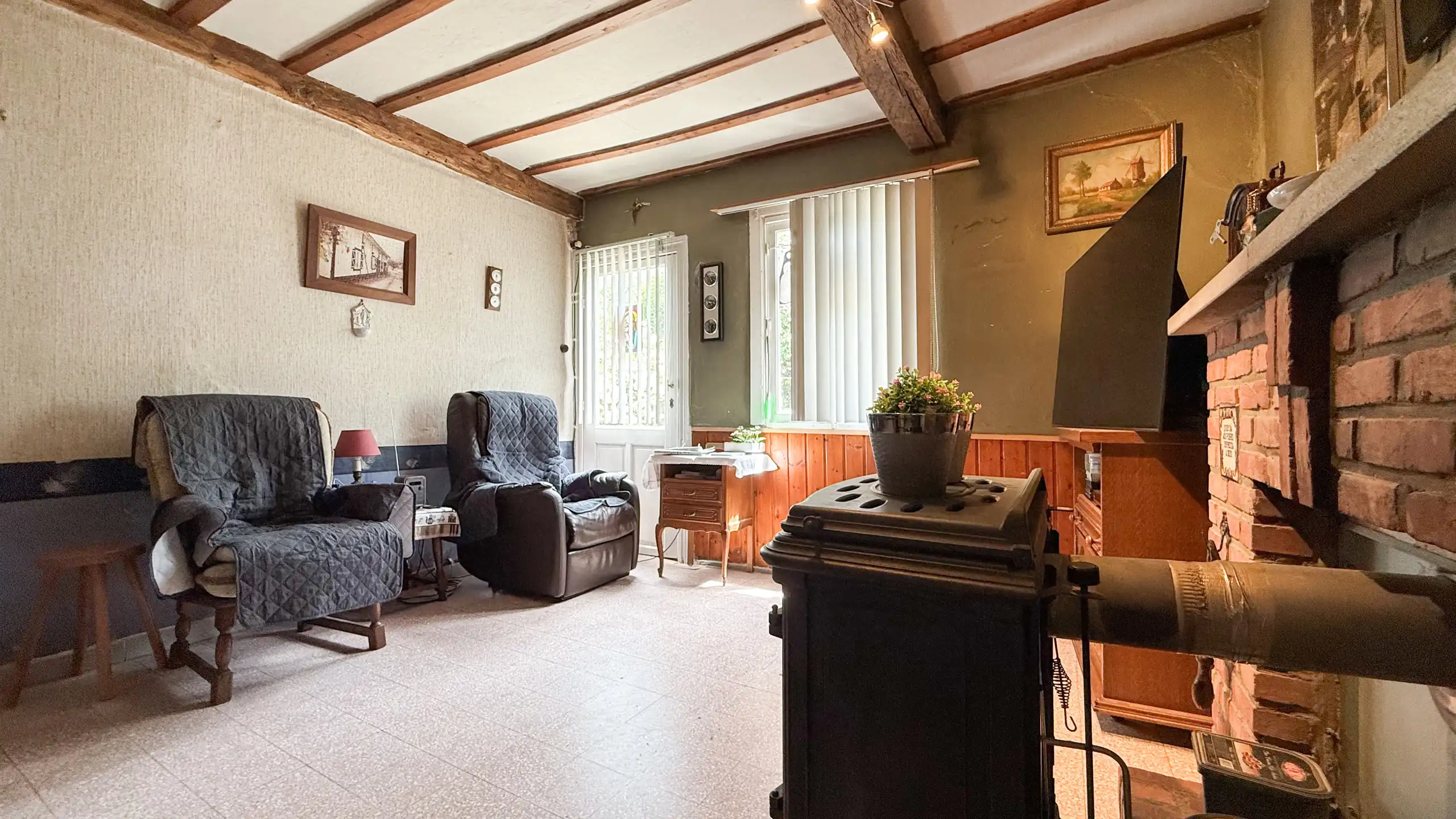 Authentieke hoeve met perceel van 68are en 2slpks! foto 5