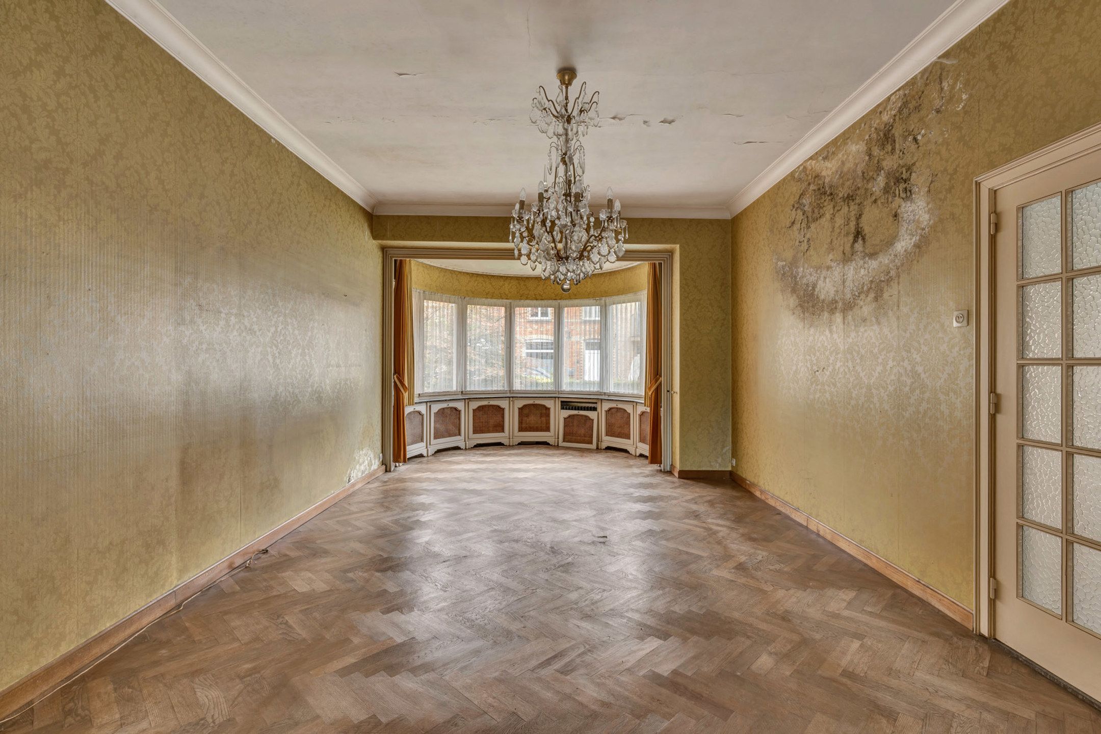 Imposante villa met art-deco touch in het hart van Kruishoutem foto 4