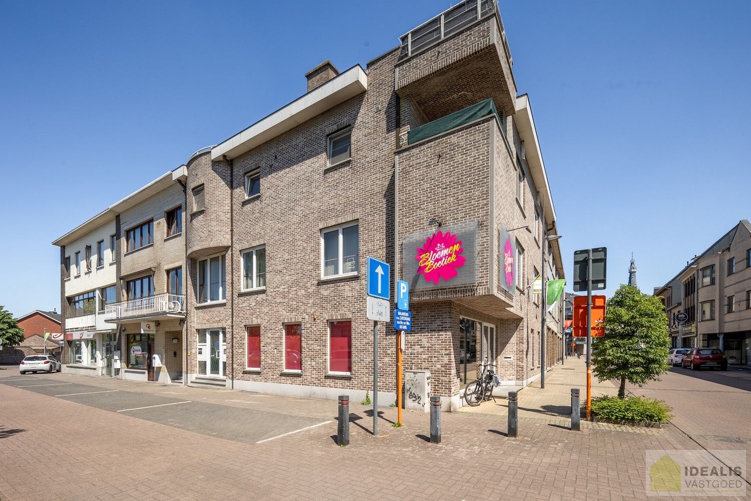 IDEALIS VASTGOED - OVERDRACHT AANDELEN PATRIMONIUMVENNOOTSCHAP MET IN HAAR ACTIEF MEERDERE ONROERENDE GOEDEREN GELEGEN TE STADSWAAG 3, STADSWAAG 5, STAD 1, STAD 3, GROENSTRAAT 5 EN POSTHOORNSTRAAT 26, ALLEN IN HET CENTRUM VAN HAMONT (HAMONT-ACHEL)! – Geschikt voor zij die zoeken naar een interessante investering met verschillende mogelijkheden waaronder een vernieuwbouw bestaande uit 10 appartementen. foto 5