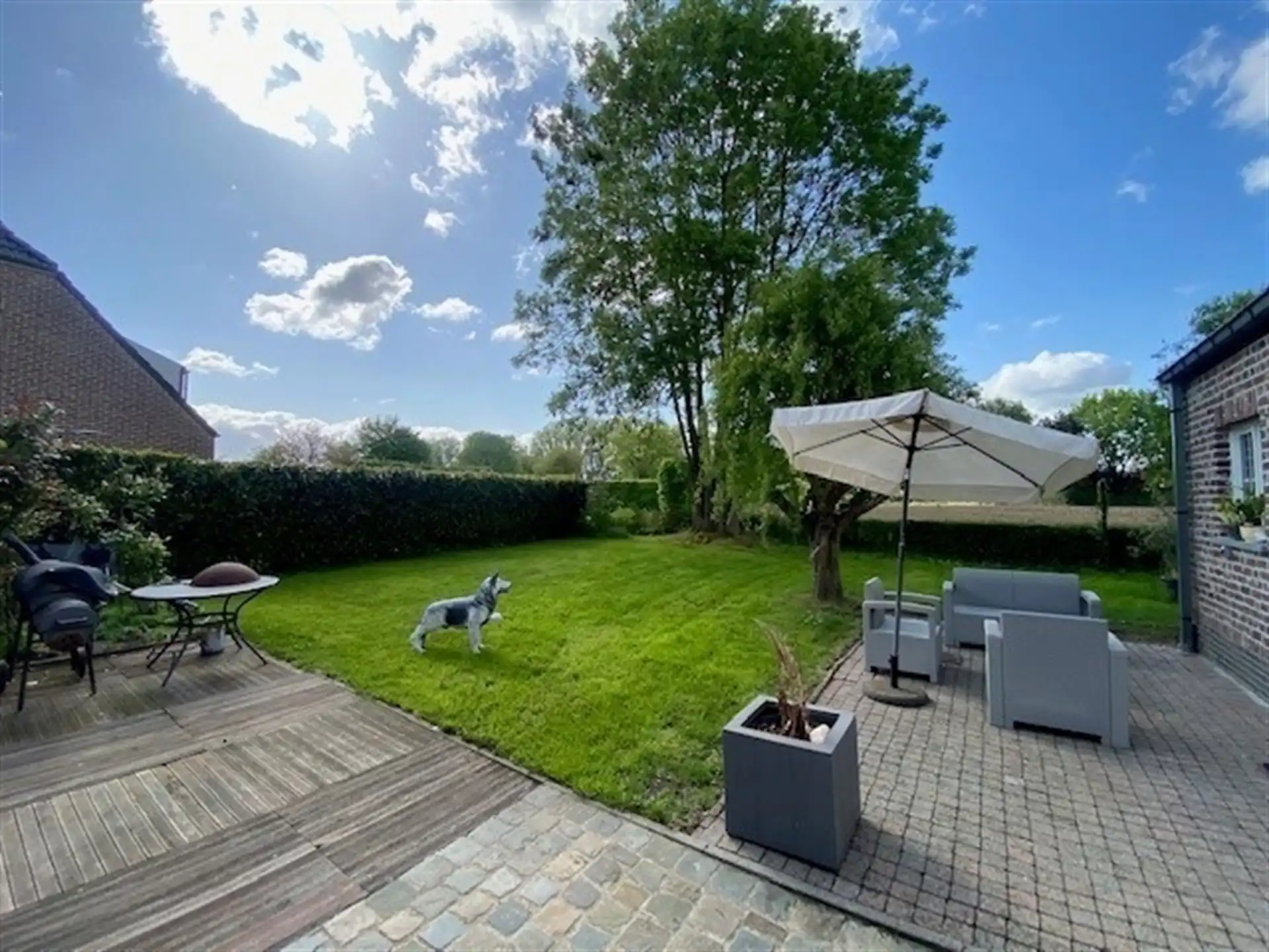 Ruime woning met prachtige tuin foto 10