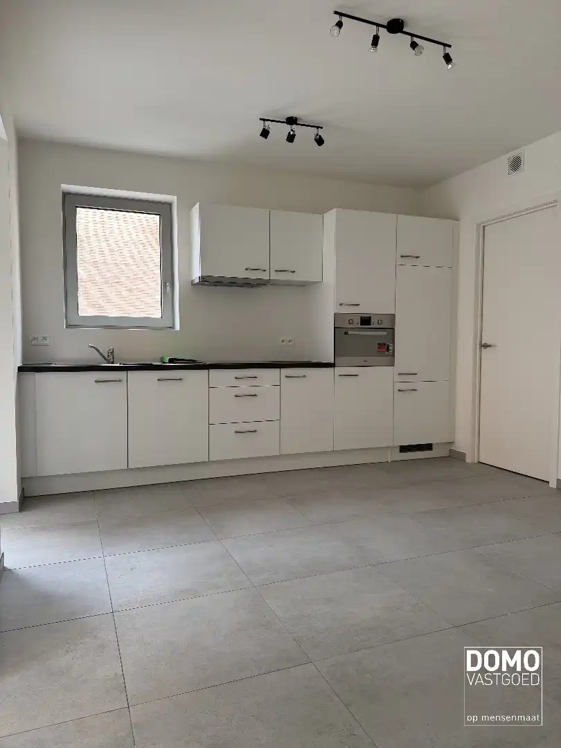 NIEUWBOUWAPPARTEMENT MET 2 SLAAPKAMERS, TERRAS, ONDERGRONDSE AUTOSTANDPLAATS EN KELDERBERGING IN RESIDENTIE "DE KWINT" TE ZONHOVEN foto 7