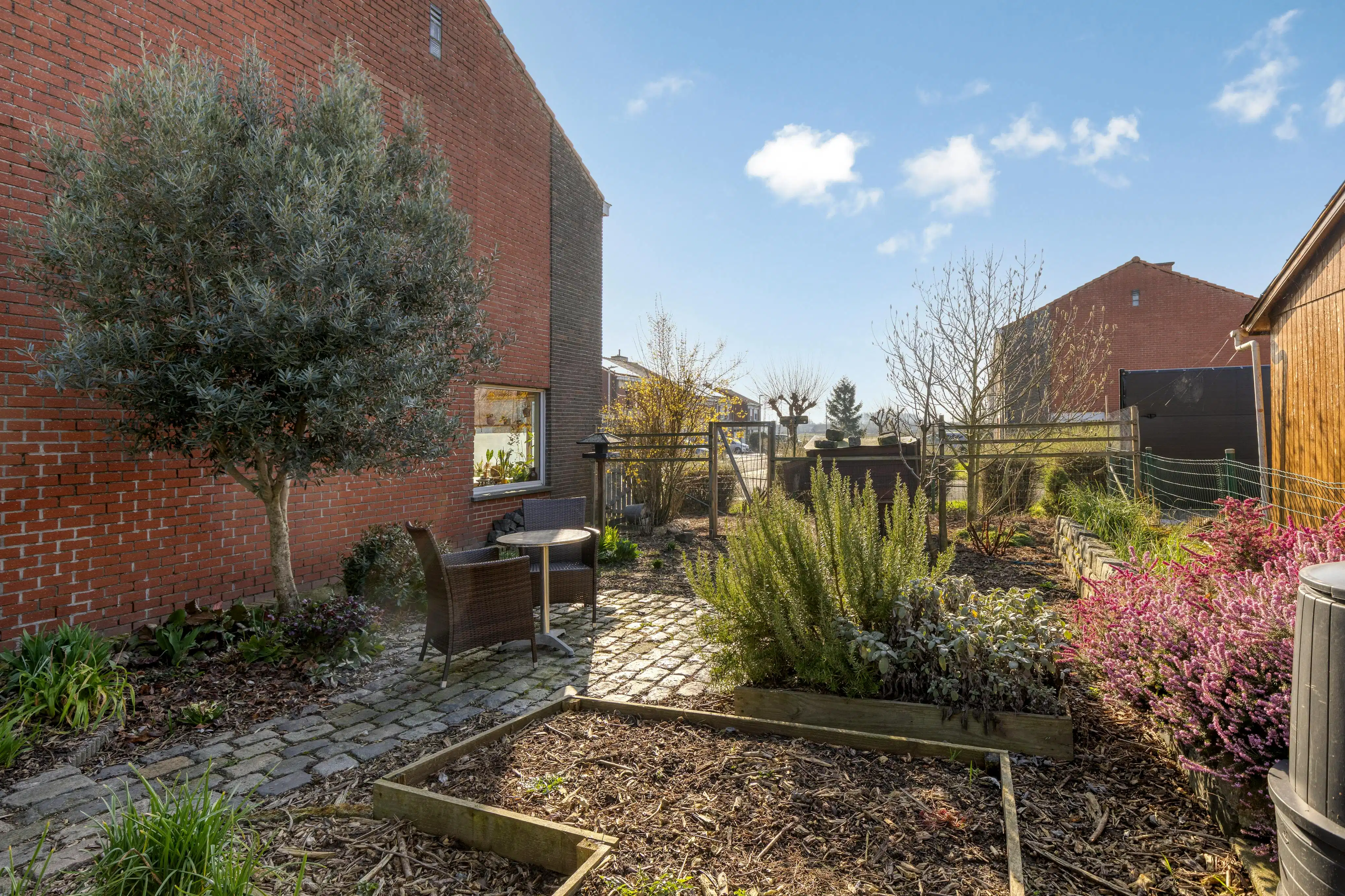 Instapklare woning met 4 slaapkamers in Ardooie. foto 8