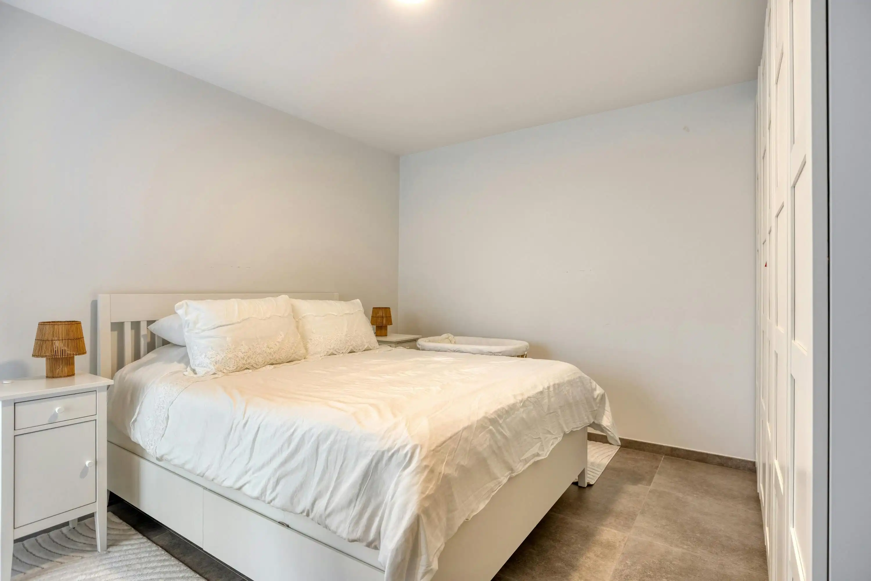 Ruim appartement te koop in Ieper met 3 kamers foto 12