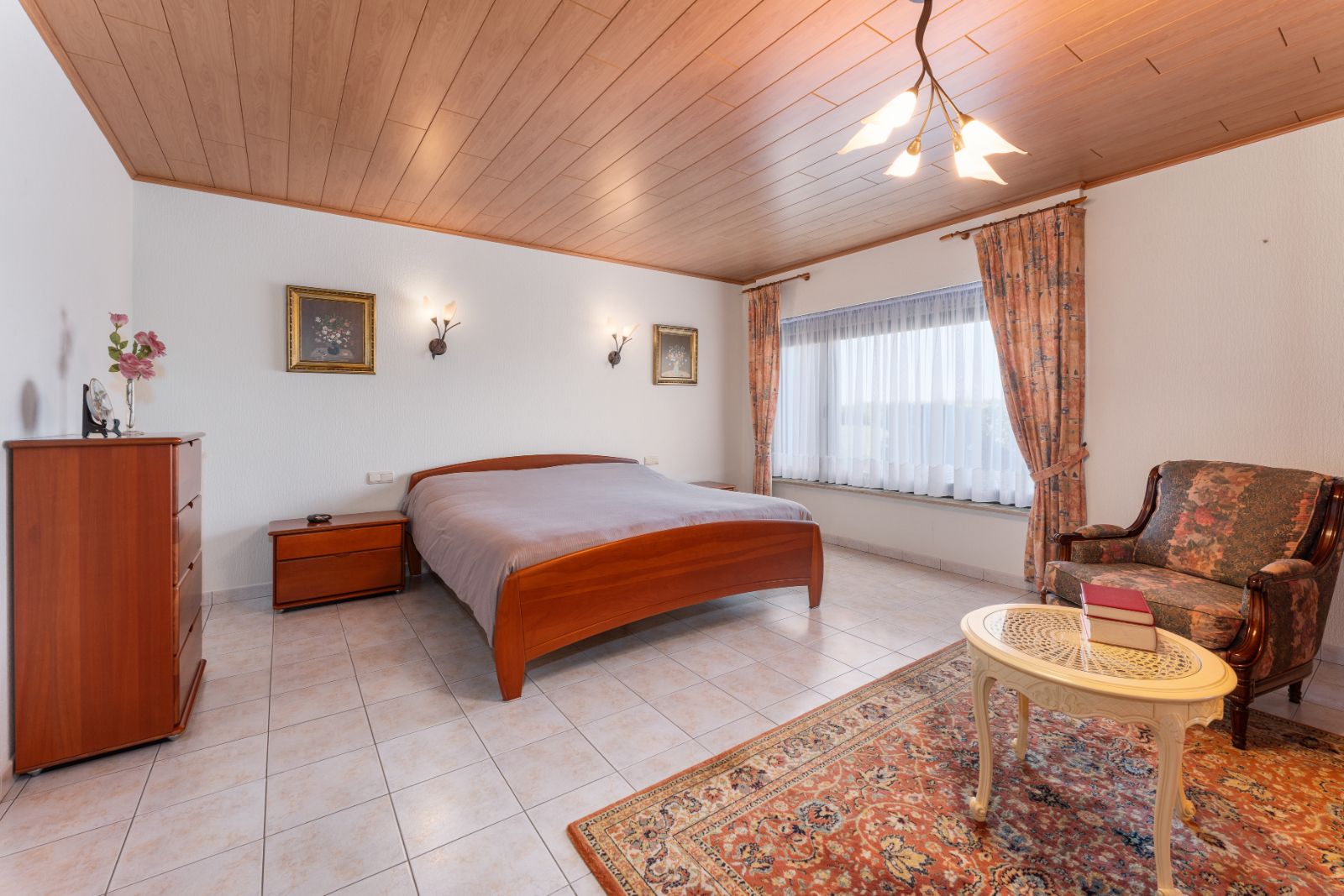 Villa met opslagruimte te huur foto 9