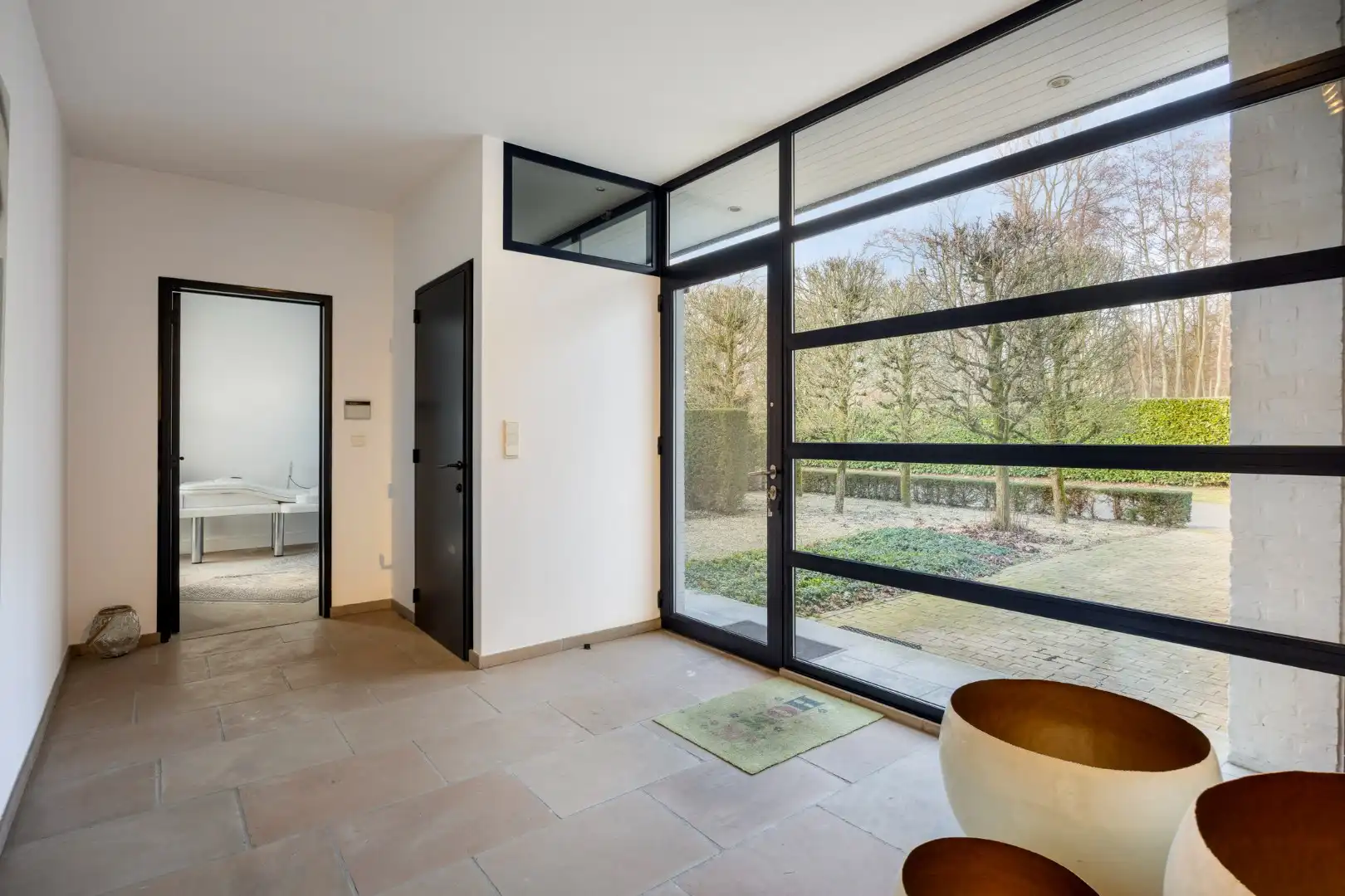 !! NIEUWE VOORWAARDEN !! Villa op een uiterst exclusieve locatie aan een prachtig privémeer foto 4