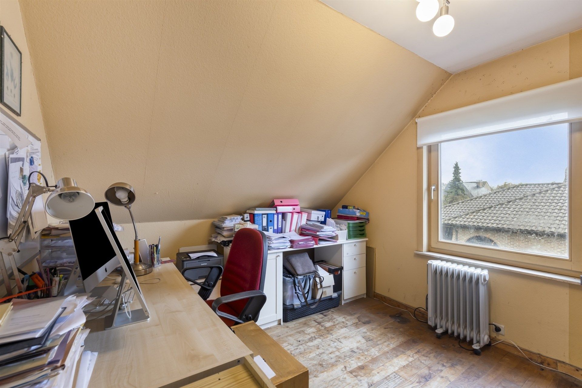 Woning met 4 slaapkamers in een rustige woonwijk foto 14