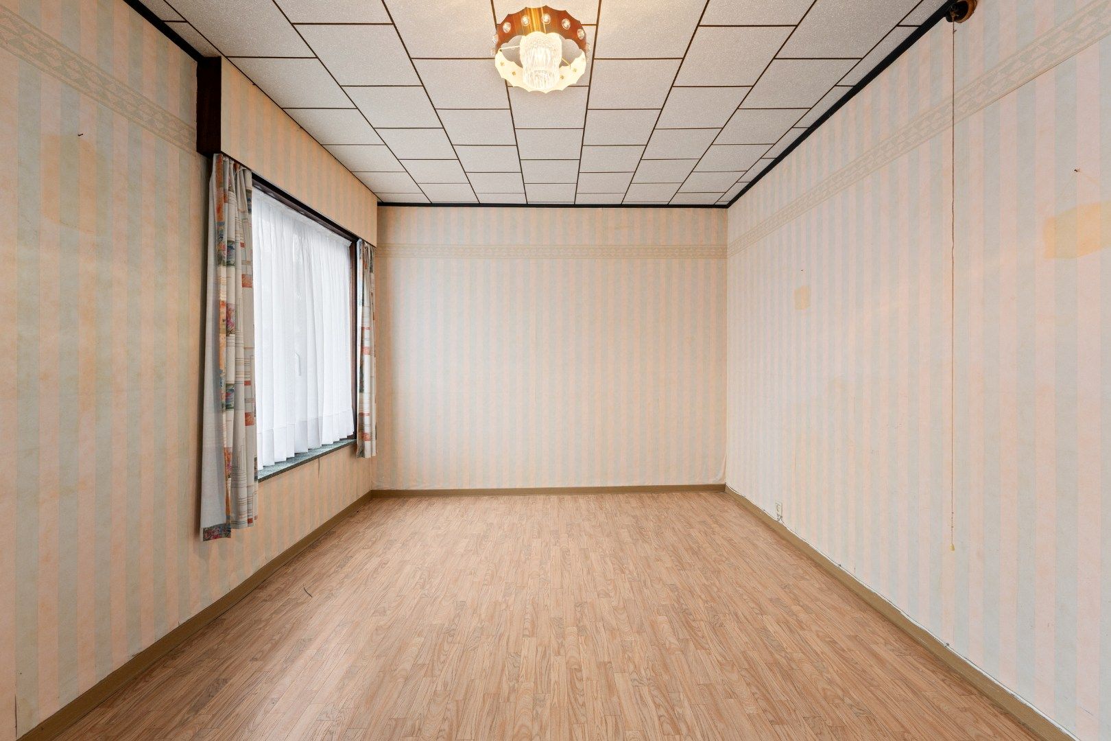 Ruime rijwoning met garage, centrum Aartrijke foto 13