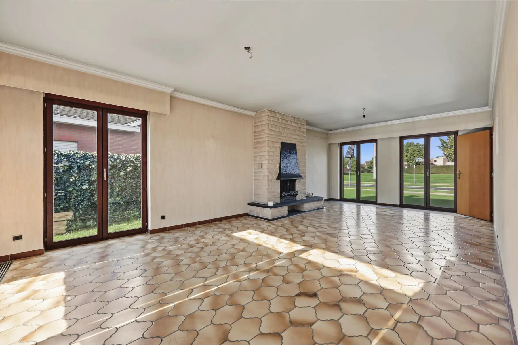 Te renoveren laagbouwwoning op een zonrijk perceel van ca 1.063m² op wandelafstand van het centrum van Rijkevorsel. foto 4