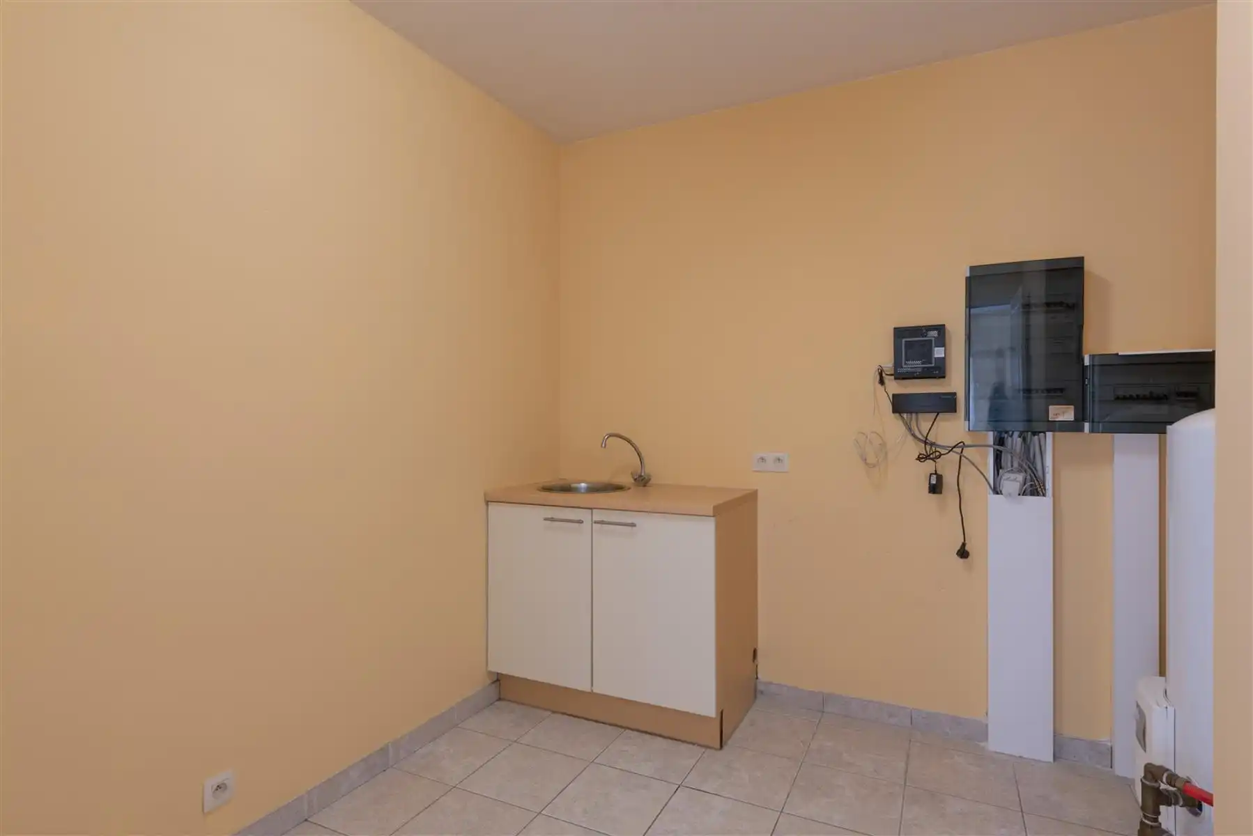 Appartement met parkeerplaats en terras foto 9
