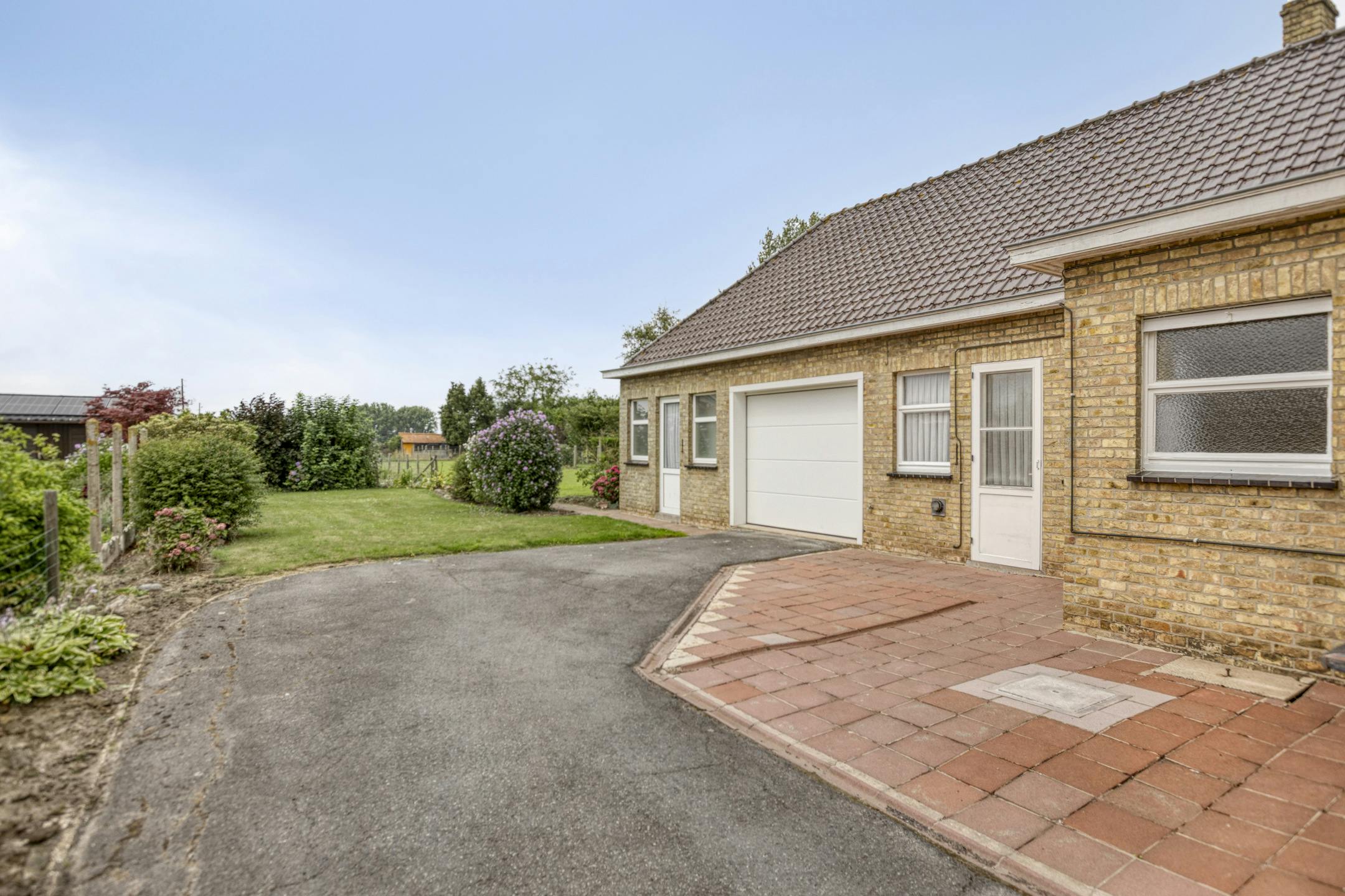 Ruime woning met tuin en garage op 1.845m² te Alveringem. foto 27