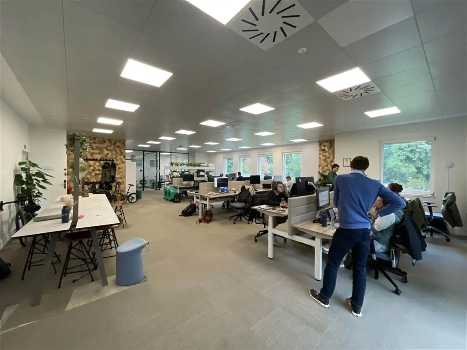 Kantoorgebouw foto 12