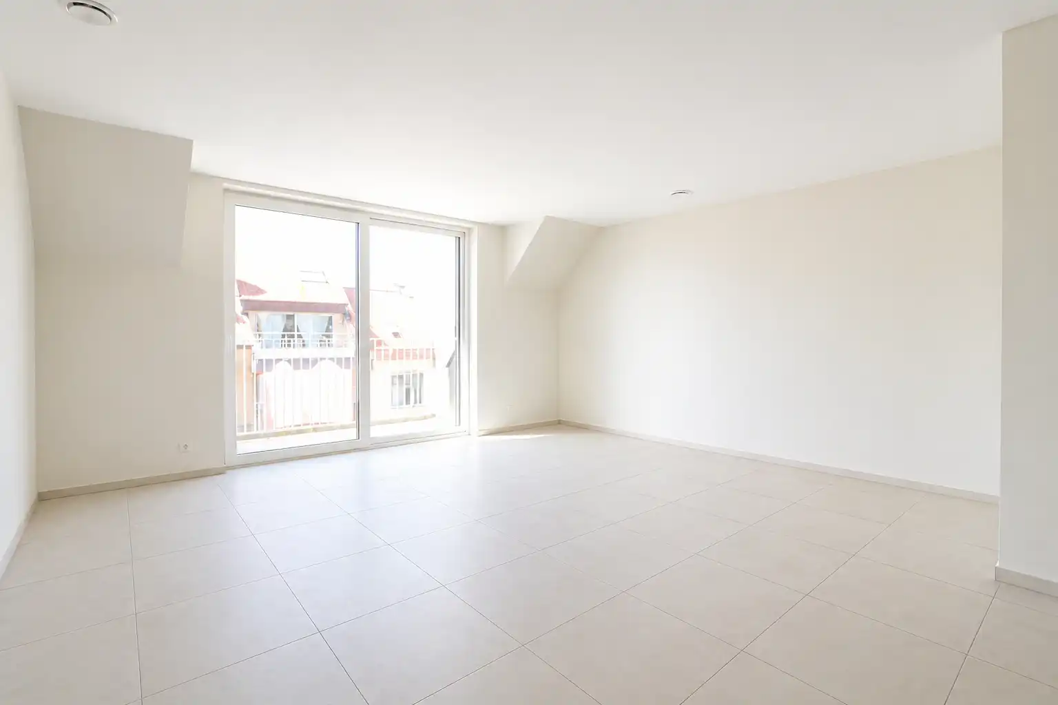 Prachtig 3-slaapkamerappartement met hoogwaardige afwerking, lichtrijke leefruimte en grote terrassen. foto 7