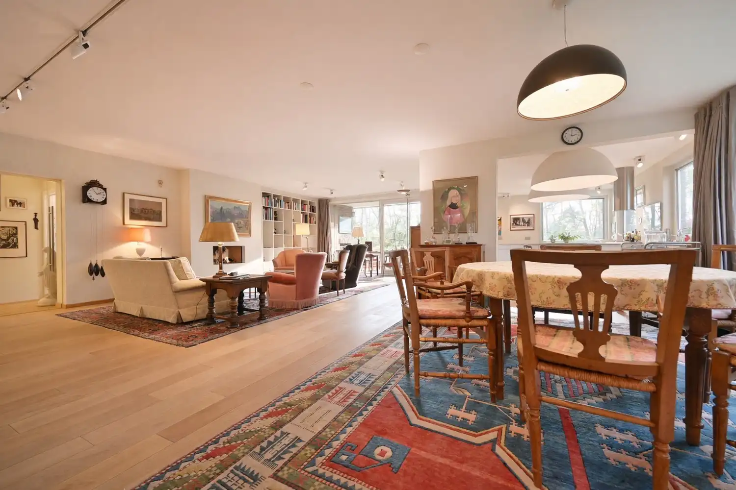 Schitterend instapklaar villa-appartement gelegen op de gelijkvloerse verdieping in een luxe residentie met binnenzwembad en gezamenlijke parktuin foto 25