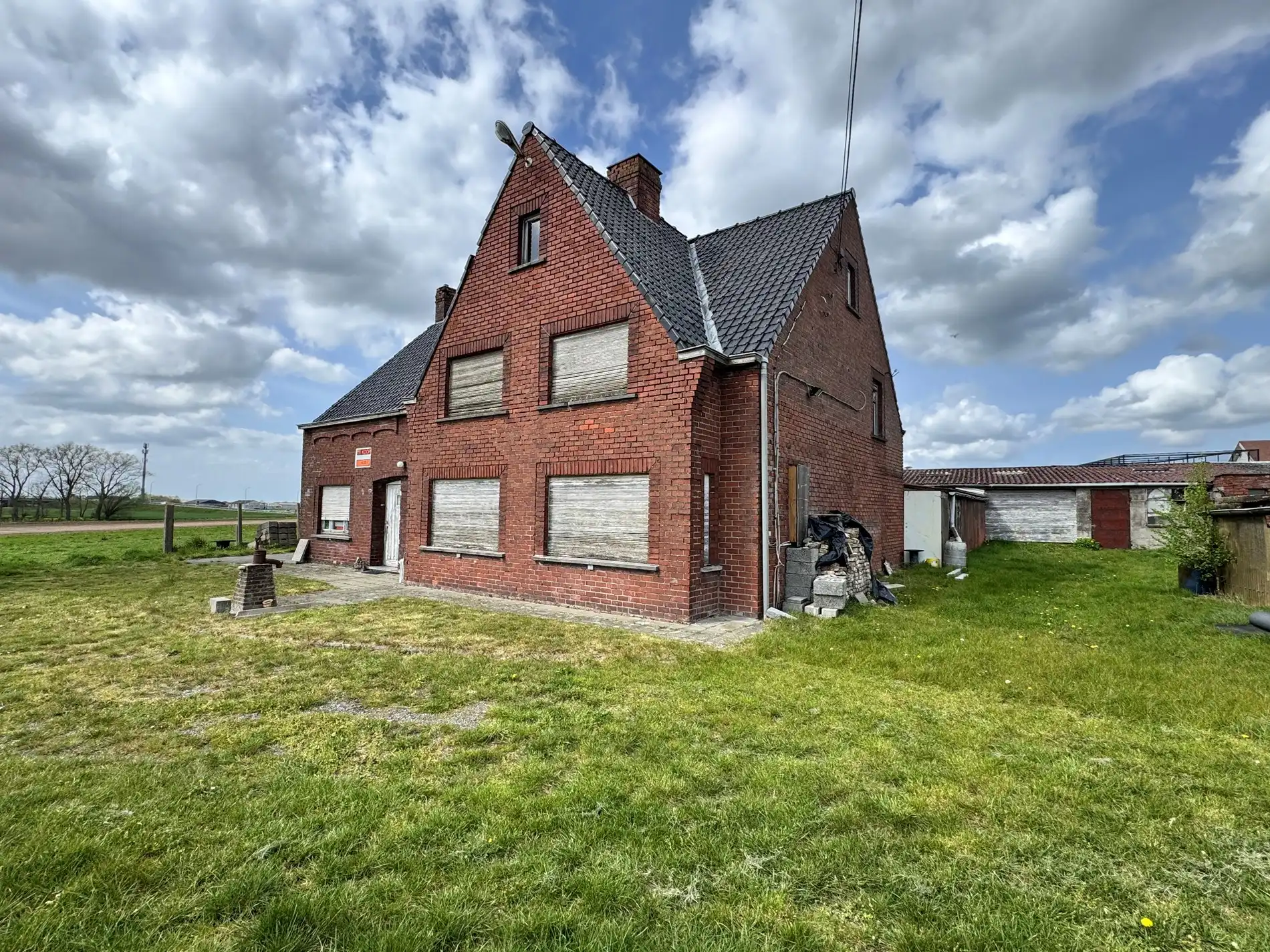 Alleenstaande woning met vergezichten te Zwevezele foto 4