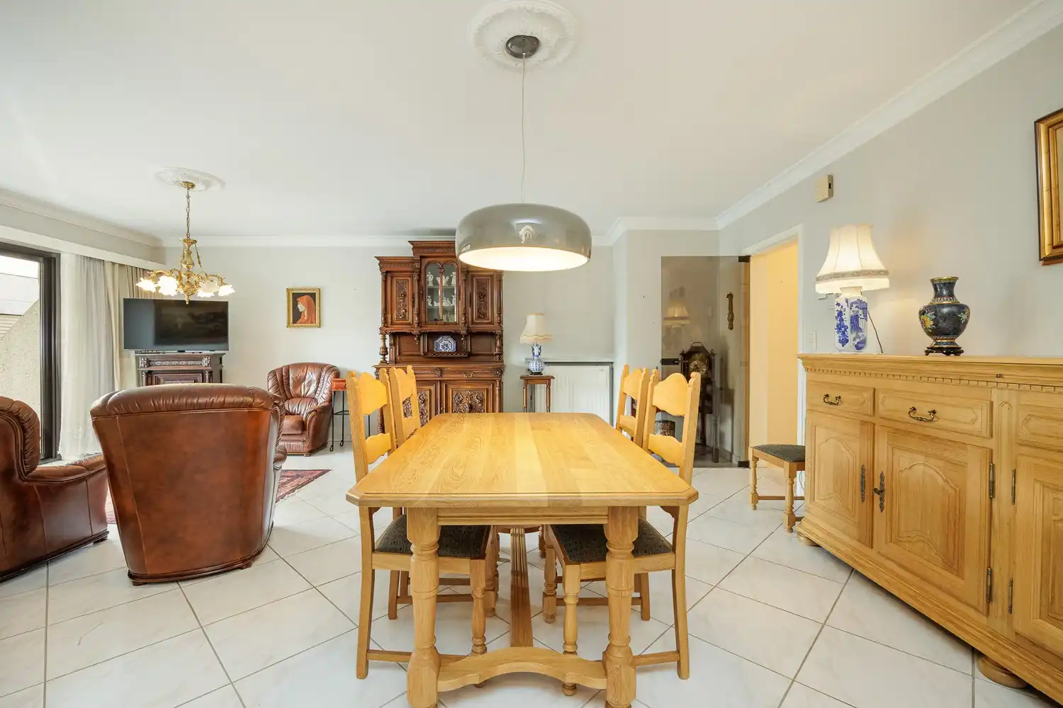 Verzorgd appartement met dubbel terras en zonnig zicht op groen in Beveren-Waas foto 3