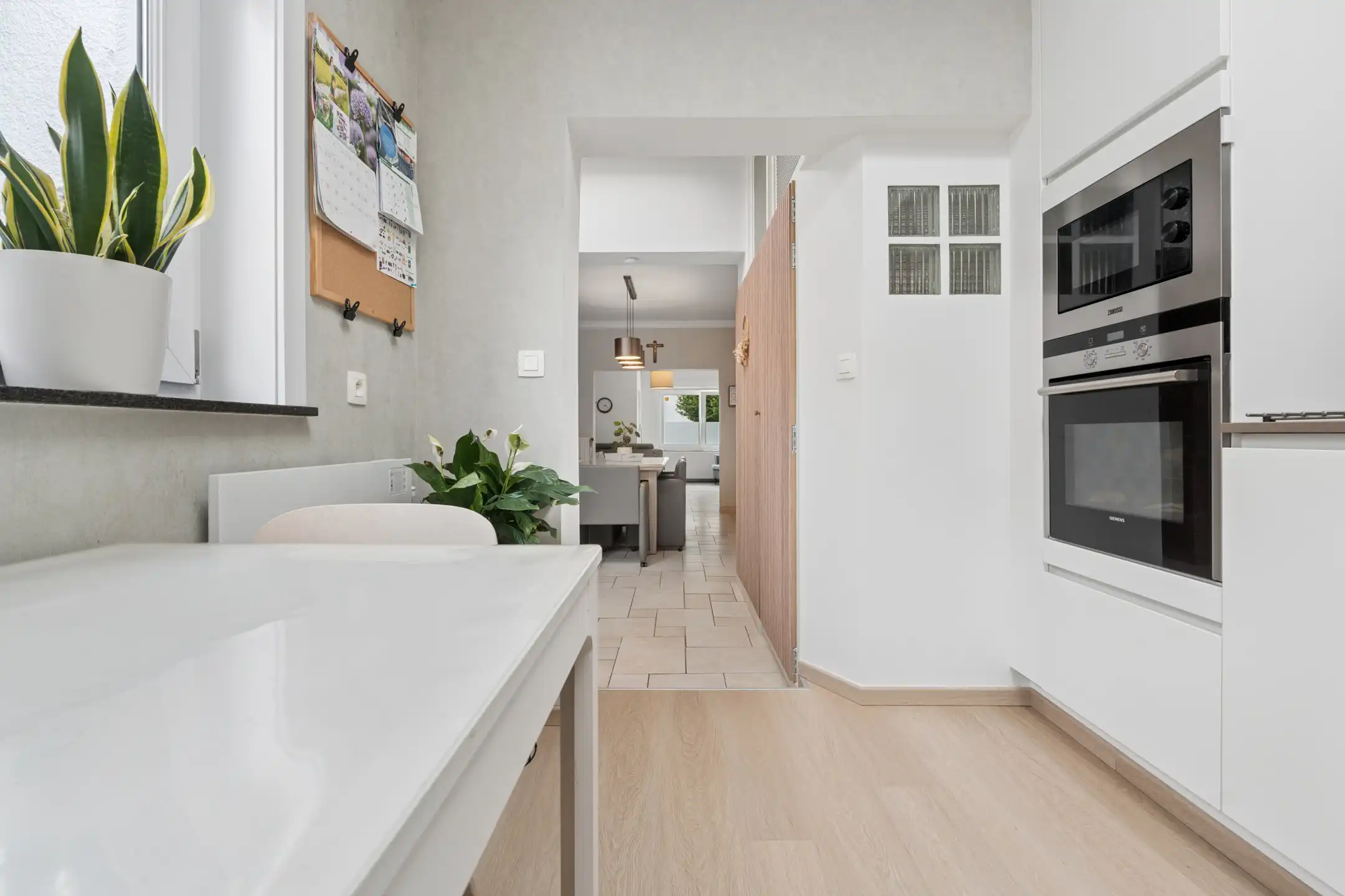 Instapklare gerenoveerde 2-gevelwoning op gunstige locatie foto 8