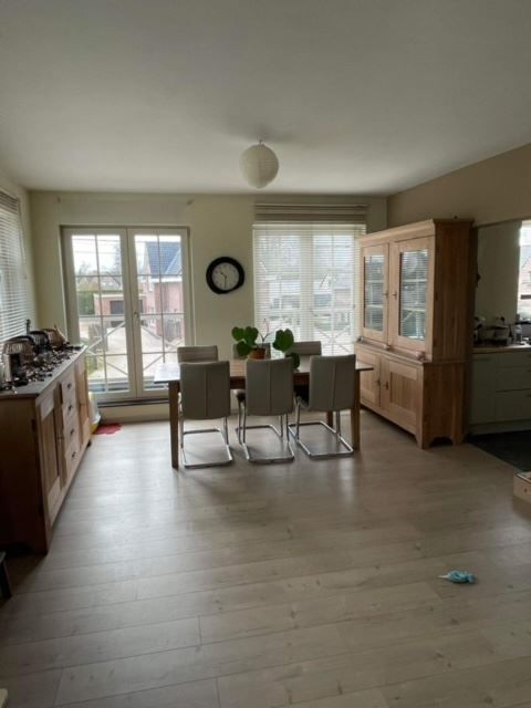 Twee slaapkamer appartement + carport foto 16