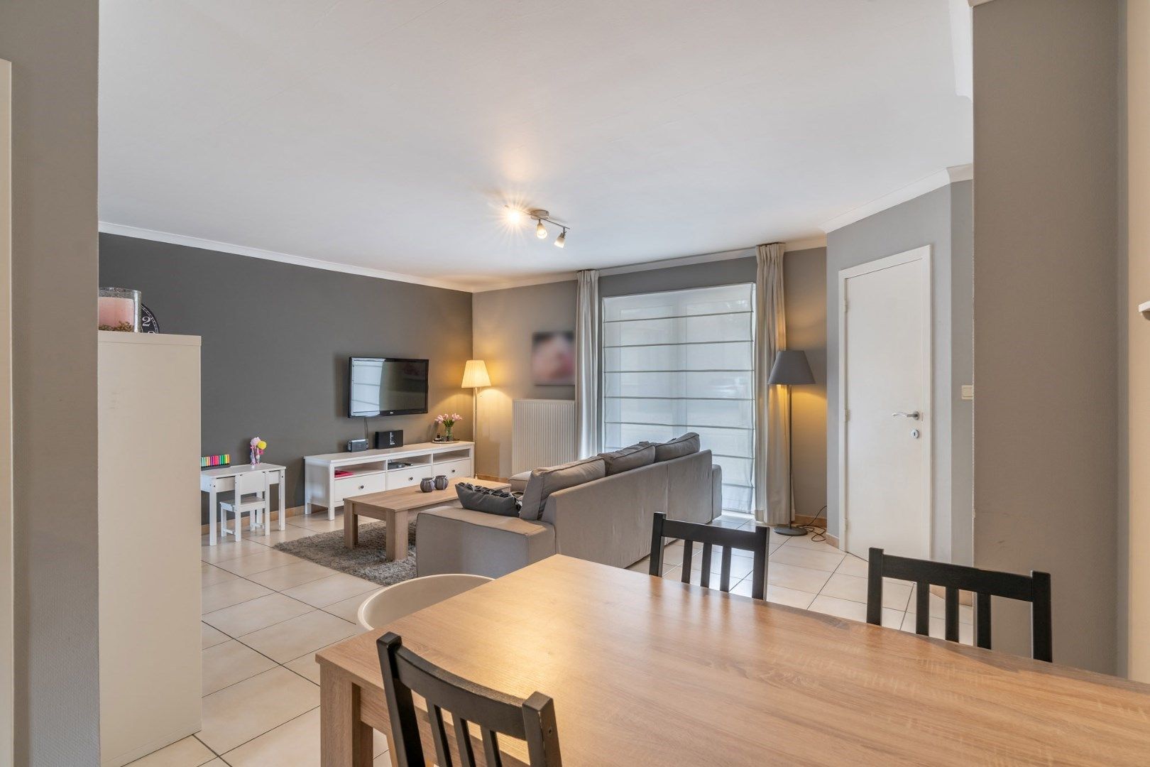 Verzorgd, degelijk en betaalbaar appartement met ruime kelder en inpandige garage foto 3